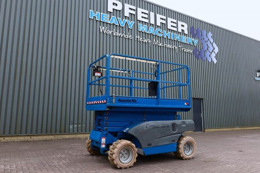 Haulotte Compact 12RTE Electric, 12m Working Height, 450kg - Nacelle ciseaux: photos 1 Haulotte Compact 12RTE Electric, 12m Working Height, 450kg - Nacelle ciseaux: photos 1