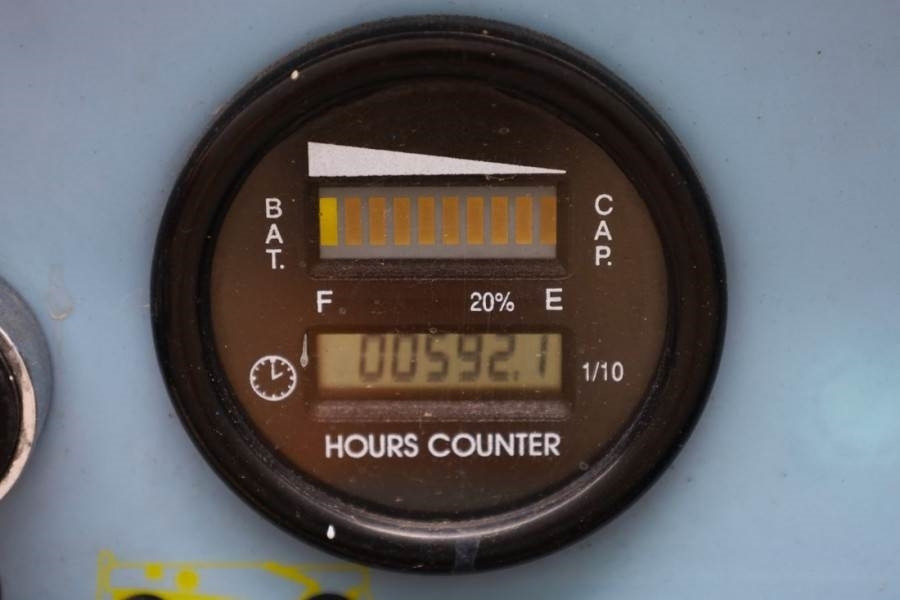 Haulotte Compact 12RTE Electric, 12m Working Height, 450kg - Nacelle ciseaux: photos 5 Haulotte Compact 12RTE Electric, 12m Working Height, 450kg - Nacelle ciseaux: photos 5