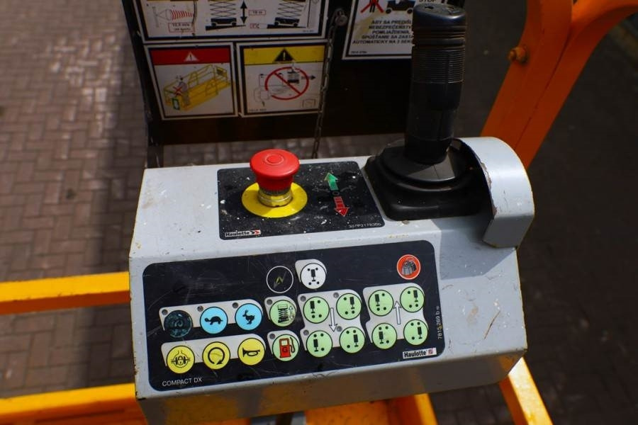 Haulotte Compact 12RTE Electric, 12m Working Height, 450kg - Nacelle ciseaux: photos 5 Haulotte Compact 12RTE Electric, 12m Working Height, 450kg - Nacelle ciseaux: photos 5
