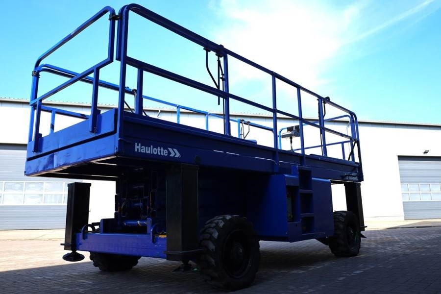 Haulotte H12SXL Diesel, 4x4 Drive, 12m Working Height, 700k - Nacelle ciseaux: photos 2 Haulotte H12SXL Diesel, 4x4 Drive, 12m Working Height, 700k - Nacelle ciseaux: photos 2