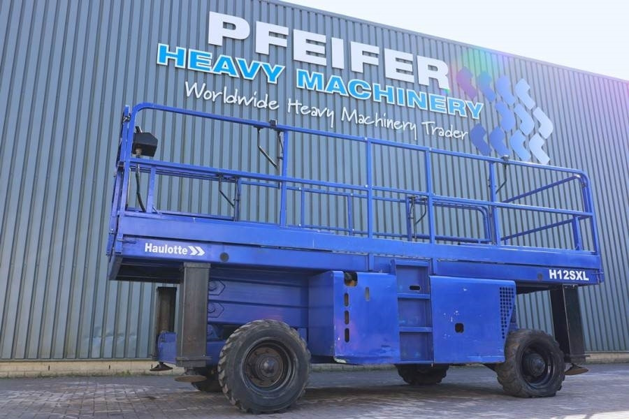 Haulotte H12SXL Diesel, 4x4 Drive, 12m Working Height, 700k - Nacelle ciseaux: photos 1 Haulotte H12SXL Diesel, 4x4 Drive, 12m Working Height, 700k - Nacelle ciseaux: photos 1