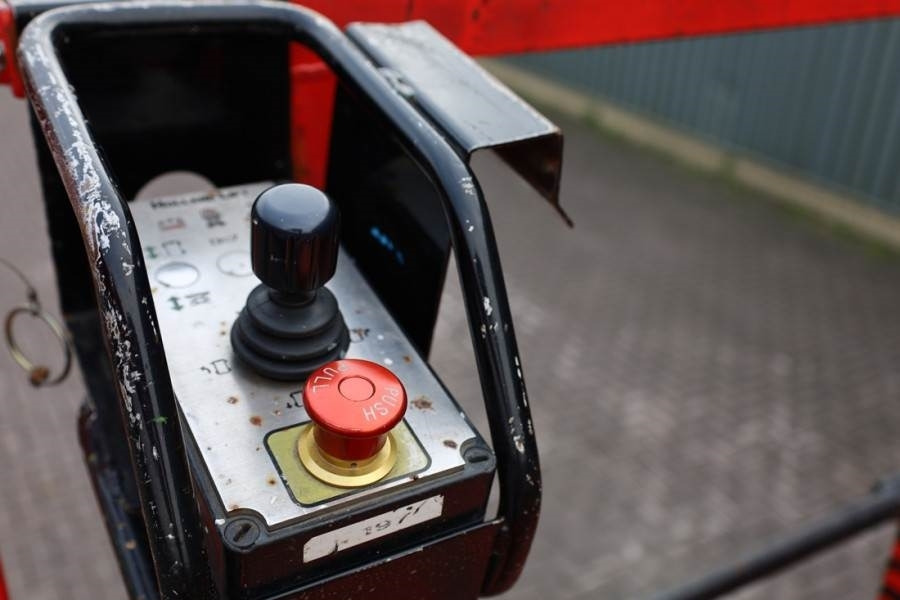 Holland Lift Ecostar HL-11812 Electric, 14m Working Height, 300 - Nacelle ciseaux: photos 5 Holland Lift Ecostar HL-11812 Electric, 14m Working Height, 300 - Nacelle ciseaux: photos 5