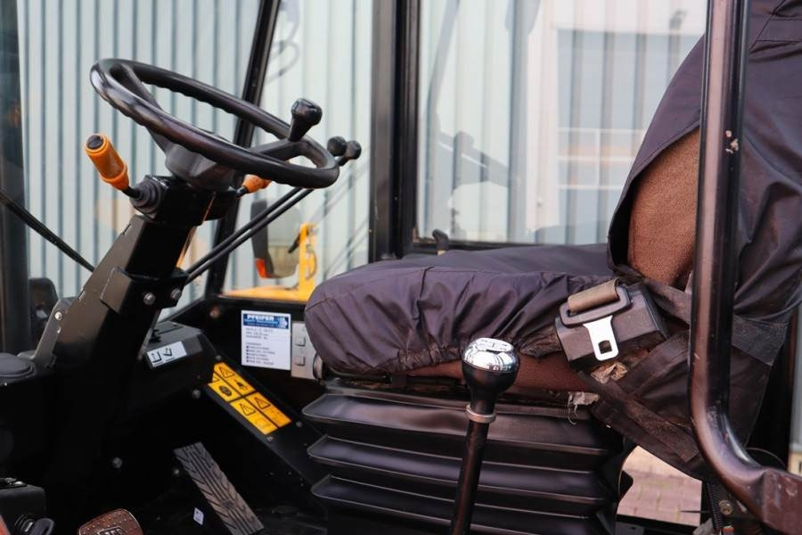 JCB 926 Diesel, 4x4 Drive, Triplex mast, 5500mm Liftin - Chariot tout terrain: photos 3 JCB 926 Diesel, 4x4 Drive, Triplex mast, 5500mm Liftin - Chariot tout terrain: photos 3