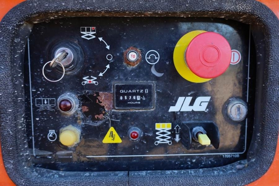 JLG M4069 Hybrid, 14.2m Working Height, 360kg Capacity  - Nacelle ciseaux: photos 4 JLG M4069 Hybrid, 14.2m Working Height, 360kg Capacity  - Nacelle ciseaux: photos 4