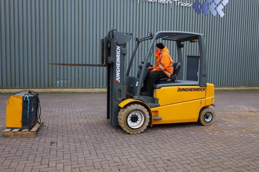 Jungheinrich EFG550 Electric, 5000kg Capacity, Lifting Height 3 - Chariot élévateur diesel: photos 2 Jungheinrich EFG550 Electric, 5000kg Capacity, Lifting Height 3 - Chariot élévateur diesel: photos 2