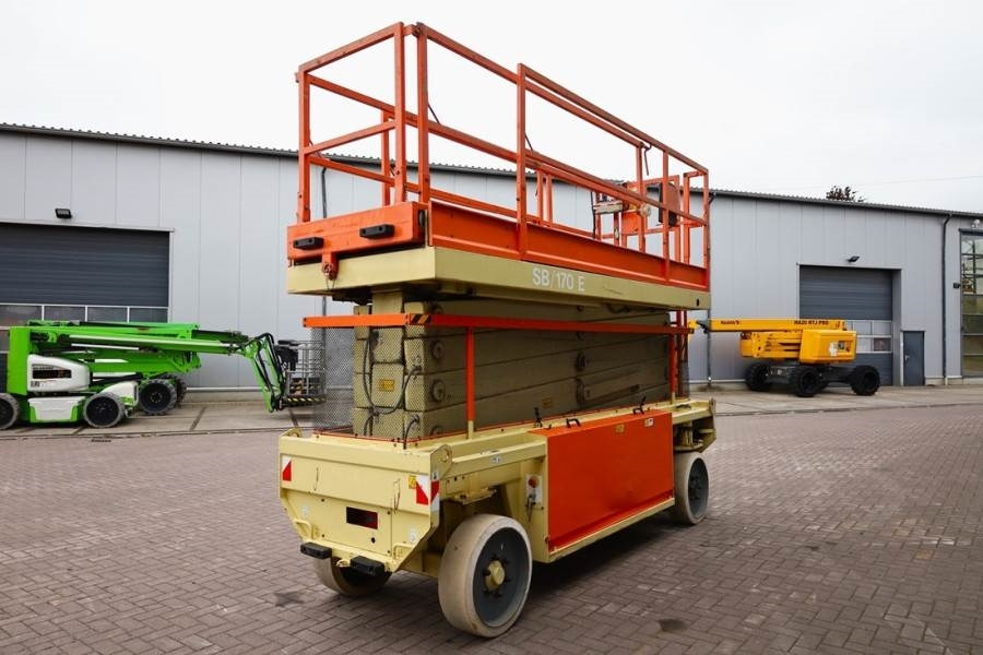 Liftlux SL153-12 Electric, 17.3m Working Height, 500kg Cap - Nacelle ciseaux: photos 2 Liftlux SL153-12 Electric, 17.3m Working Height, 500kg Cap - Nacelle ciseaux: photos 2