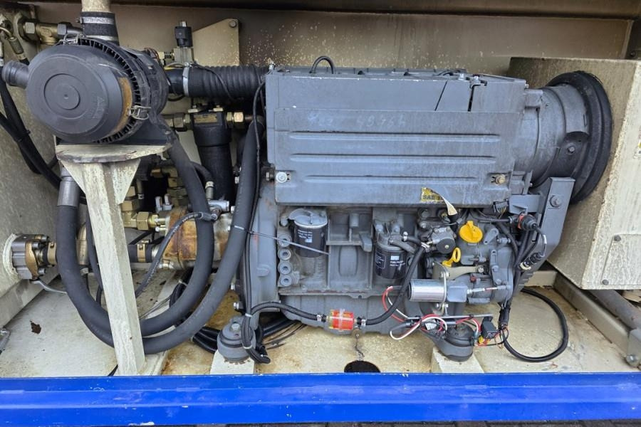 Liftlux SL210-25D4WDS/P Diesel, Hydraulic Deck Extension, - Nacelle ciseaux: photos 5 Liftlux SL210-25D4WDS/P Diesel, Hydraulic Deck Extension, - Nacelle ciseaux: photos 5