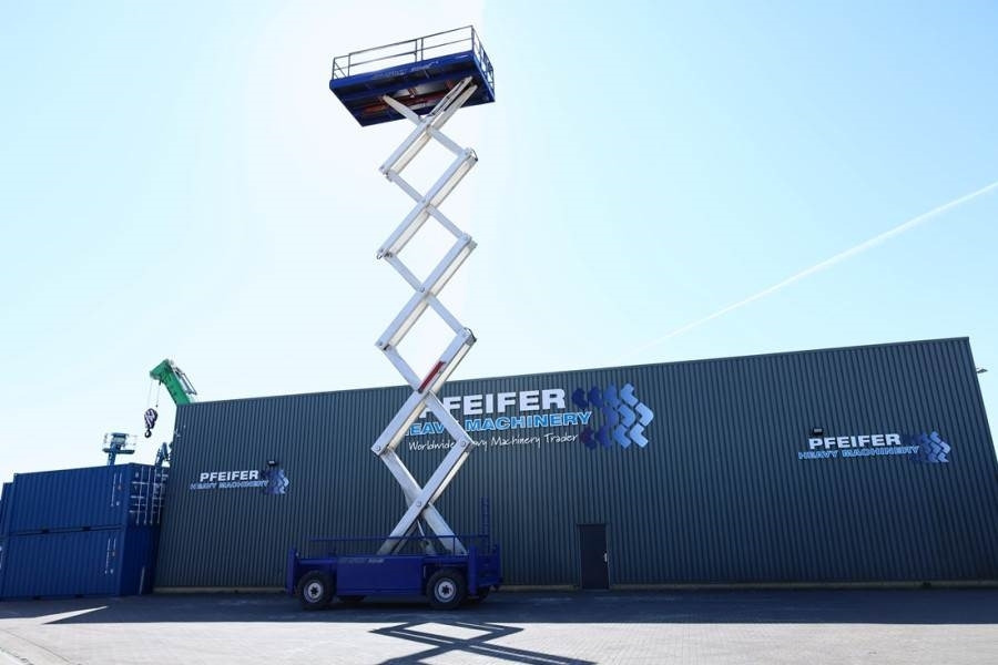 Liftlux SL210-25D4WDS/P Diesel, Hydraulic Deck Extension, - Nacelle ciseaux: photos 3 Liftlux SL210-25D4WDS/P Diesel, Hydraulic Deck Extension, - Nacelle ciseaux: photos 3