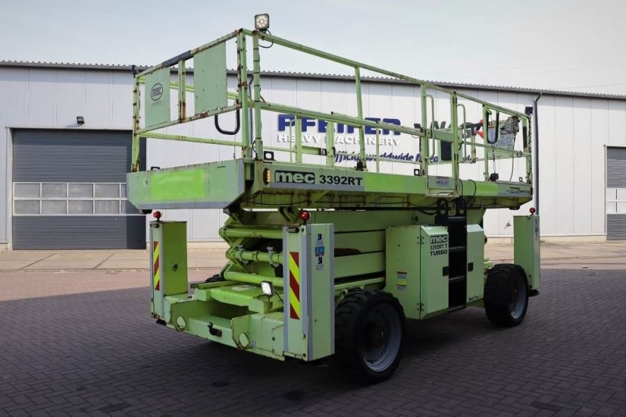 MEC 3392RT-T Diesel, 4x4 Drive, 12m Working Height, 12 - Nacelle ciseaux: photos 2 MEC 3392RT-T Diesel, 4x4 Drive, 12m Working Height, 12 - Nacelle ciseaux: photos 2