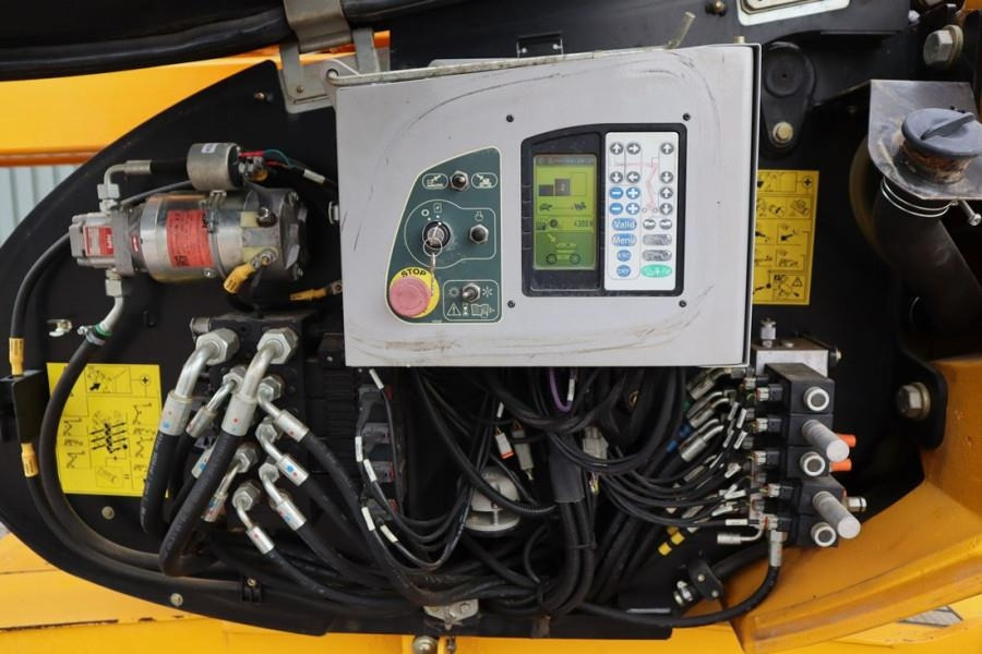 Manitou 160 ATJ Diesel, 4x4x4 Drive, 16m Working Height, 8 - Nacelle articulée: photos 4 Manitou 160 ATJ Diesel, 4x4x4 Drive, 16m Working Height, 8 - Nacelle articulée: photos 4