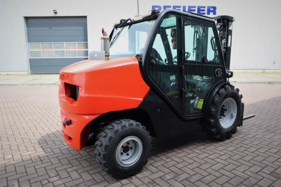 Manitou MC25-4 Valid Inspection, *Guarantee, Diesel, 4x4 D - Chariot tout terrain: photos 3 Manitou MC25-4 Valid Inspection, *Guarantee, Diesel, 4x4 D - Chariot tout terrain: photos 3