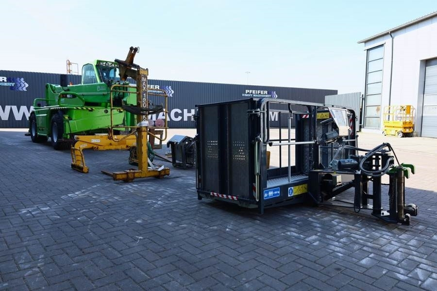 Merlo ROTO 40.26 MCSS Equipped With Various Attachments, - Chariot télescopique: photos 5 Merlo ROTO 40.26 MCSS Equipped With Various Attachments, - Chariot télescopique: photos 5