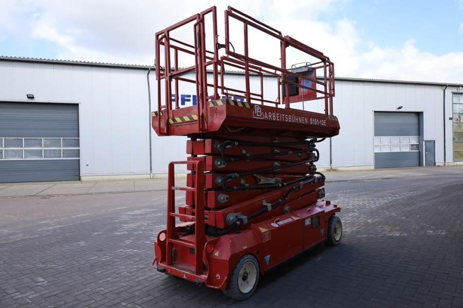 PB LIFT S151-12E Electric, 15m Working Height, 550kg - Nacelle ciseaux: photos 2 PB LIFT S151-12E Electric, 15m Working Height, 550kg - Nacelle ciseaux: photos 2