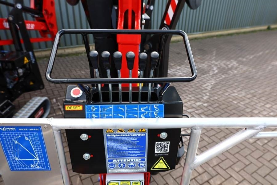 PLATFORM BAS Spider 18.90 PRO CE Declaration, Vali - Nacelle articulée: photos 4 PLATFORM BAS Spider 18.90 PRO CE Declaration, Vali - Nacelle articulée: photos 4