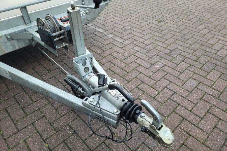 Saris C2700 2 Axel Trailer, Maximum payload: 2045 kg, In - Remorque voiture: photos 3 Saris C2700 2 Axel Trailer, Maximum payload: 2045 kg, In - Remorque voiture: photos 3