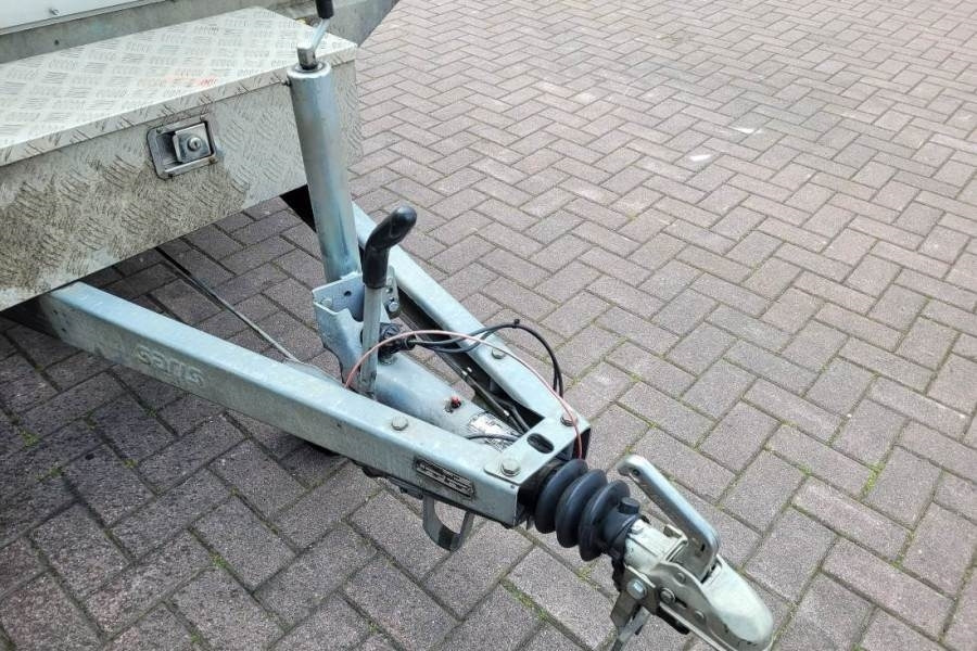 Saris PL1827 2 Axel Trailer - Remorque voiture: photos 5 Saris PL1827 2 Axel Trailer - Remorque voiture: photos 5