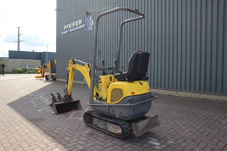 Wacker Neuson E08-01 Wacker Neuson mini excavator including 2 bu - Mini pelle: photos 4 Wacker Neuson E08-01 Wacker Neuson mini excavator including 2 bu - Mini pelle: photos 4