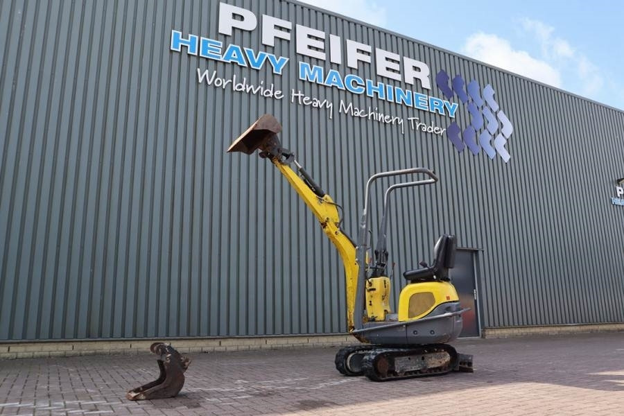 Wacker Neuson E08-01 Wacker Neuson mini excavator including 2 bu - Mini pelle: photos 5 Wacker Neuson E08-01 Wacker Neuson mini excavator including 2 bu - Mini pelle: photos 5