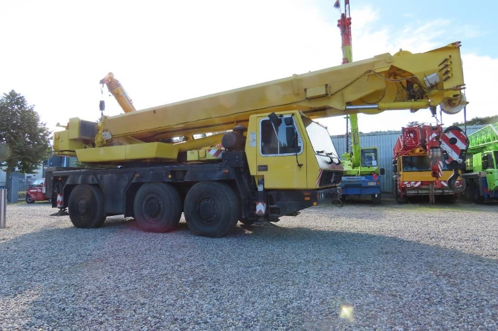 Grove GMK 3050 - Grue tout-terrain: photos 2 Grove GMK 3050 - Grue tout-terrain: photos 2
