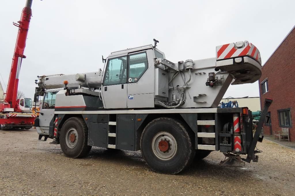 Liebherr LTM 1030-2 - Grue tout-terrain: photos 4 Liebherr LTM 1030-2 - Grue tout-terrain: photos 4