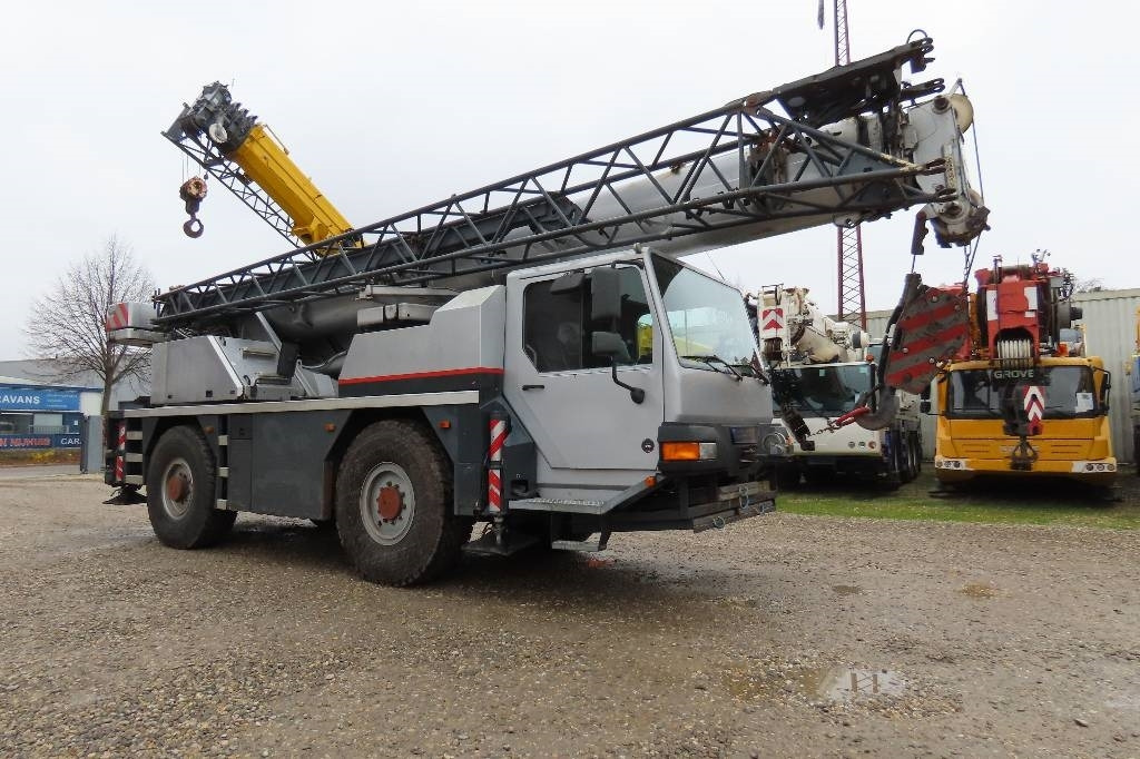 Liebherr LTM 1030-2 - Grue tout-terrain: photos 2 Liebherr LTM 1030-2 - Grue tout-terrain: photos 2
