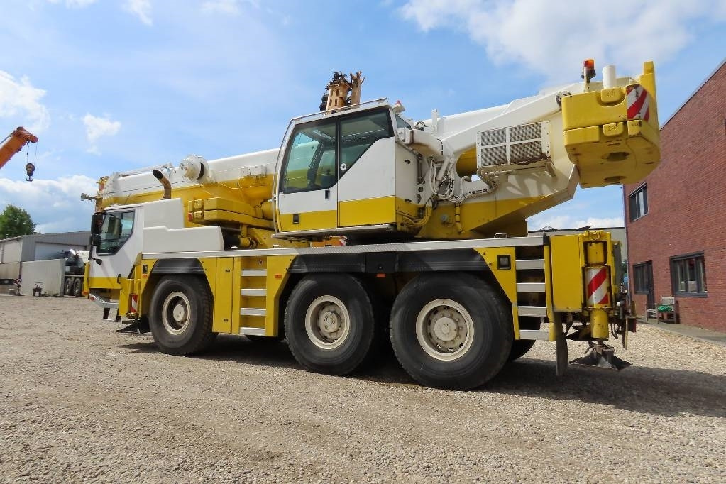 Liebherr LTM 1055-3.2 - Grue tout-terrain: photos 4 Liebherr LTM 1055-3.2 - Grue tout-terrain: photos 4