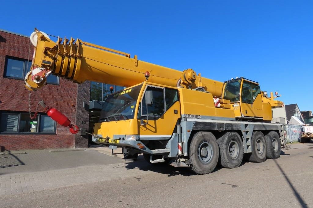 Liebherr LTM 1060-2 - Grue tout-terrain: photos 1 Liebherr LTM 1060-2 - Grue tout-terrain: photos 1