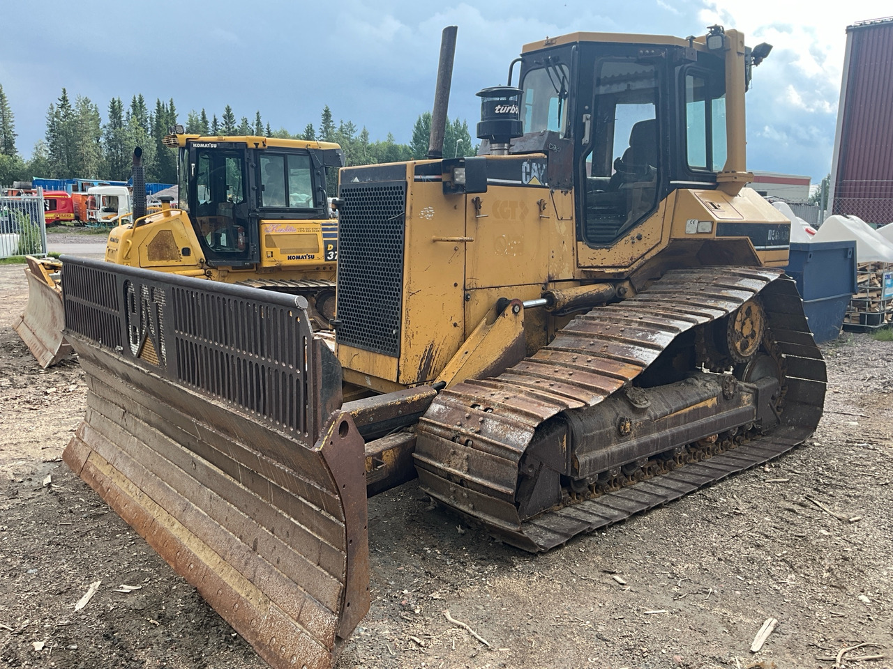 CAT D5M LGP - Bulldozer: photos 1 CAT D5M LGP - Bulldozer: photos 1