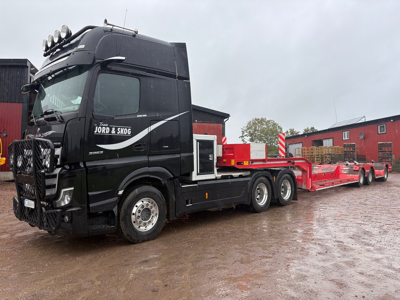 Mercedes-Benz 3353 6x4 Actros Giga Space - Camion: photos 1 Mercedes-Benz 3353 6x4 Actros Giga Space - Camion: photos 1