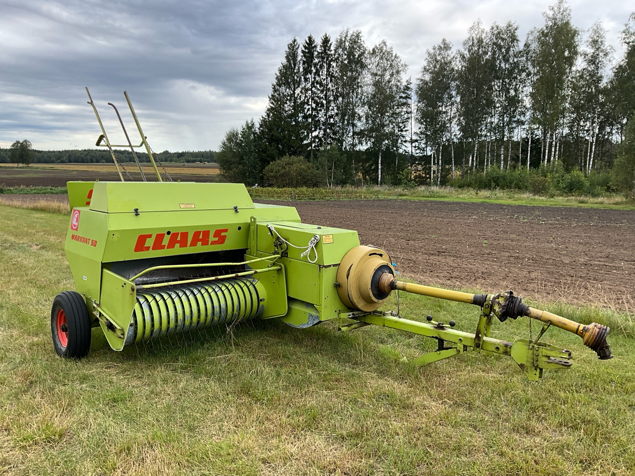 Claas Markant 50 - Presse à balles rondes: photos 1 Claas Markant 50 - Presse à balles rondes: photos 1