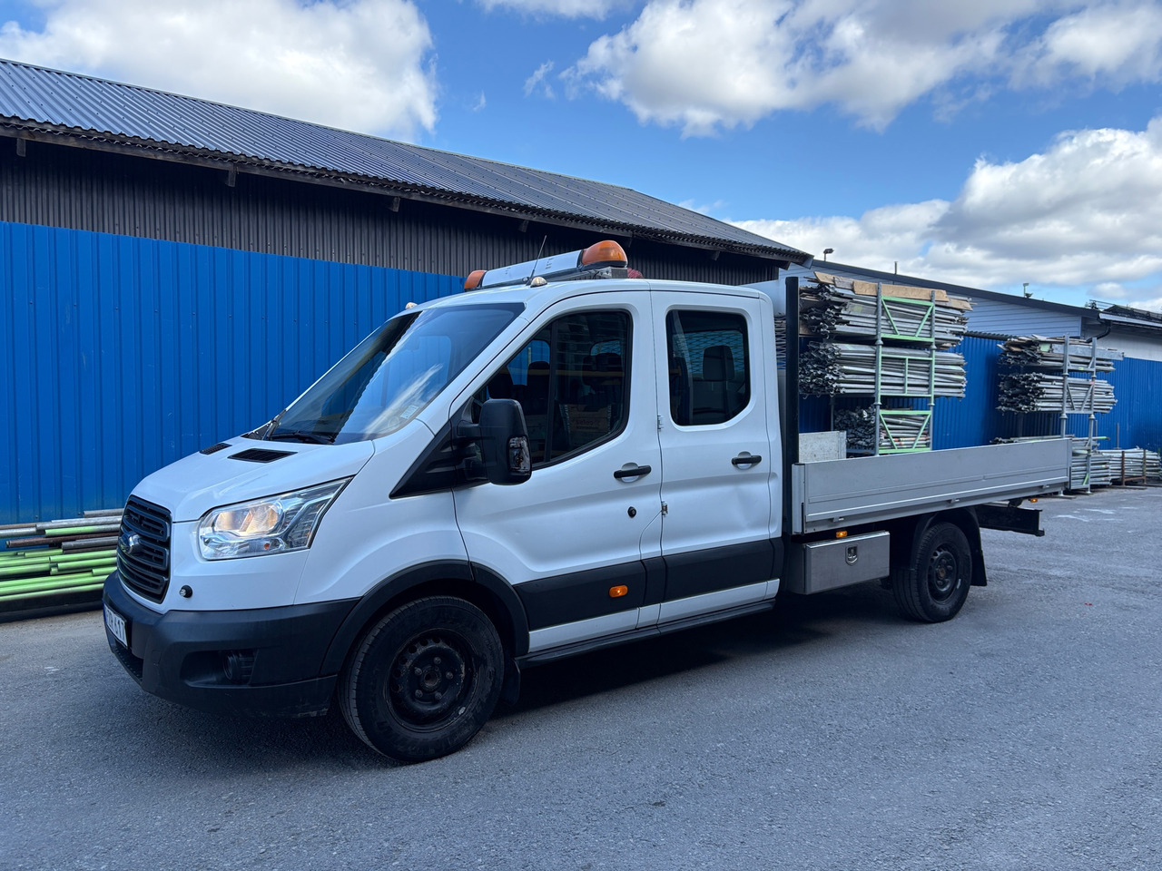 Ford Transit 350 - Camion grue: photos 1 Ford Transit 350 - Camion grue: photos 1