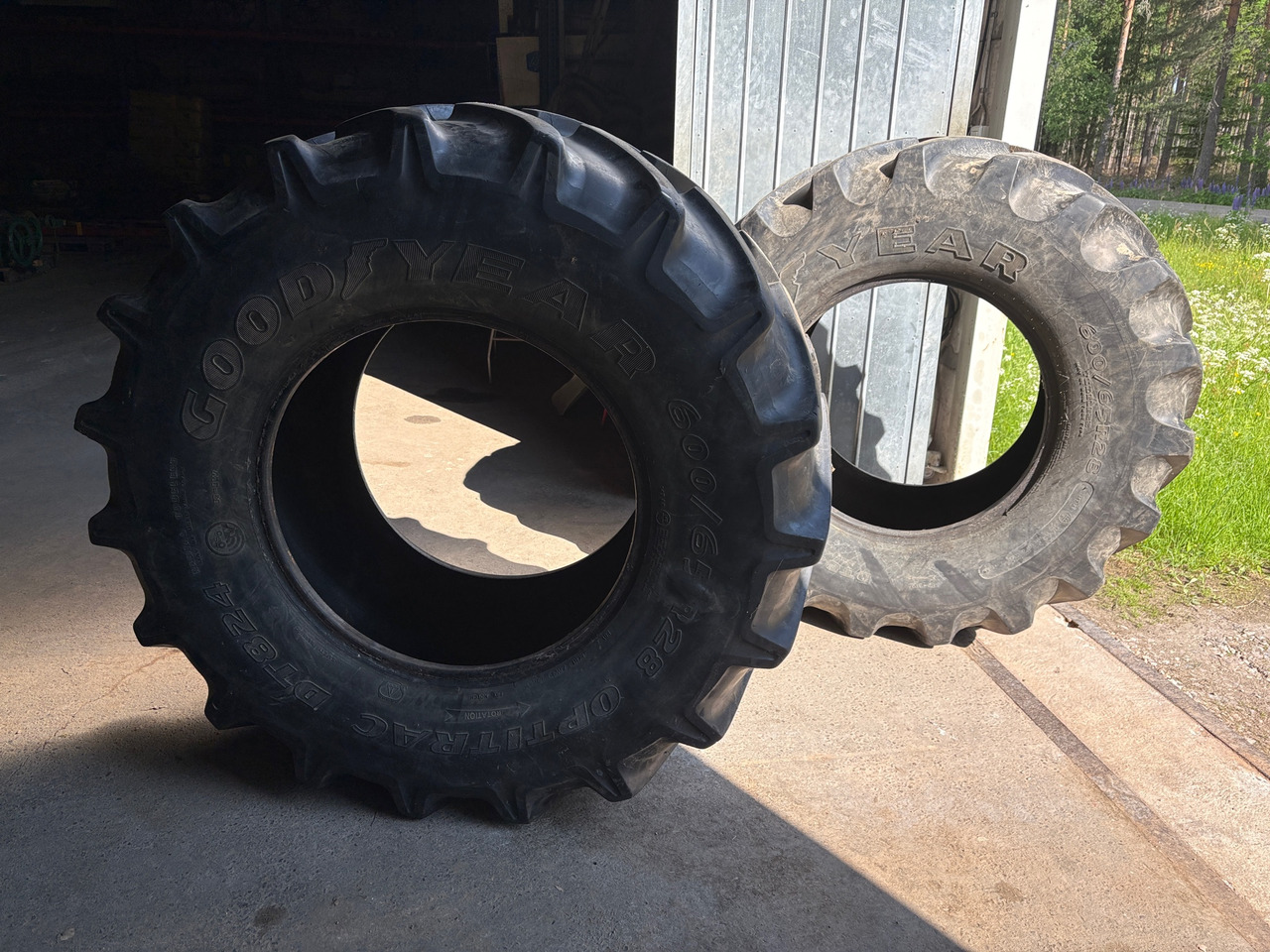 Goodyear 600/65R28 - Pneu pour Machine agricole: photos 1 Goodyear 600/65R28 - Pneu pour Machine agricole: photos 1
