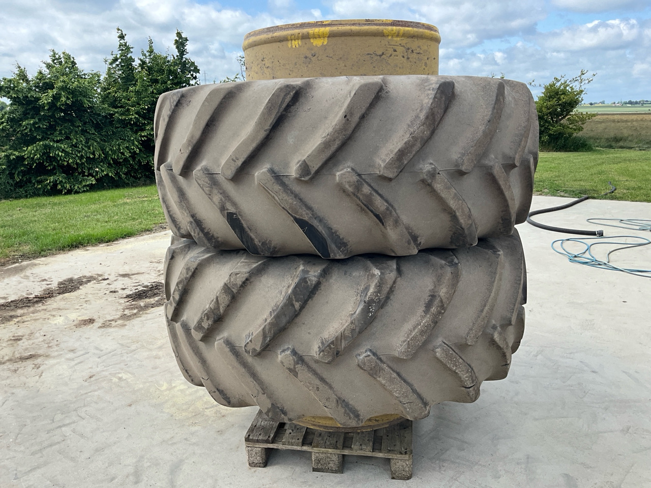 Goodyear 710/70R38 - Pneu pour Machine agricole: photos 1 Goodyear 710/70R38 - Pneu pour Machine agricole: photos 1
