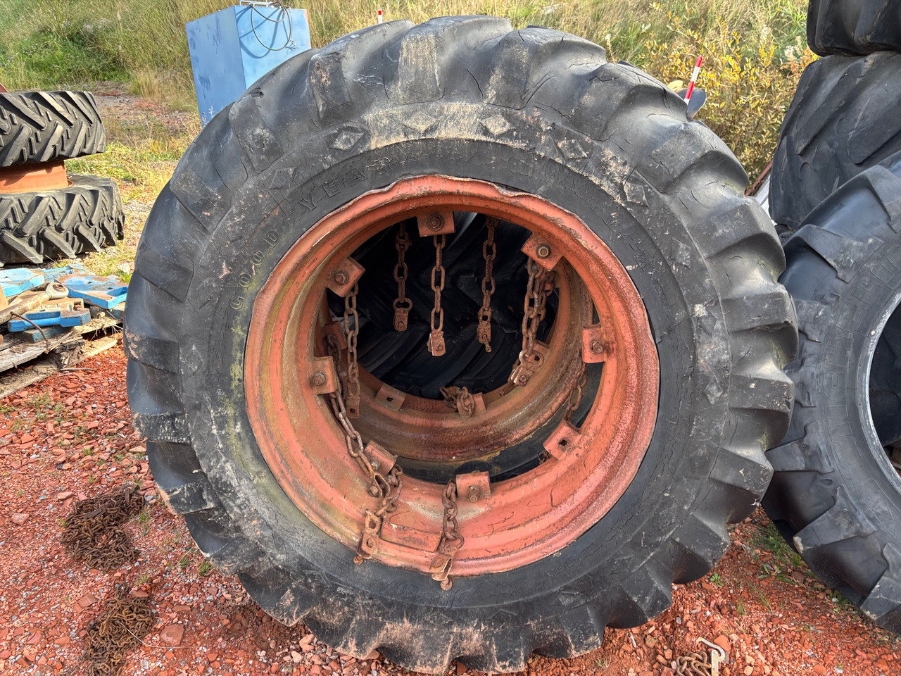 Goodyear Sure Grip Lug - Pneu pour Machine agricole: photos 1 Goodyear Sure Grip Lug - Pneu pour Machine agricole: photos 1