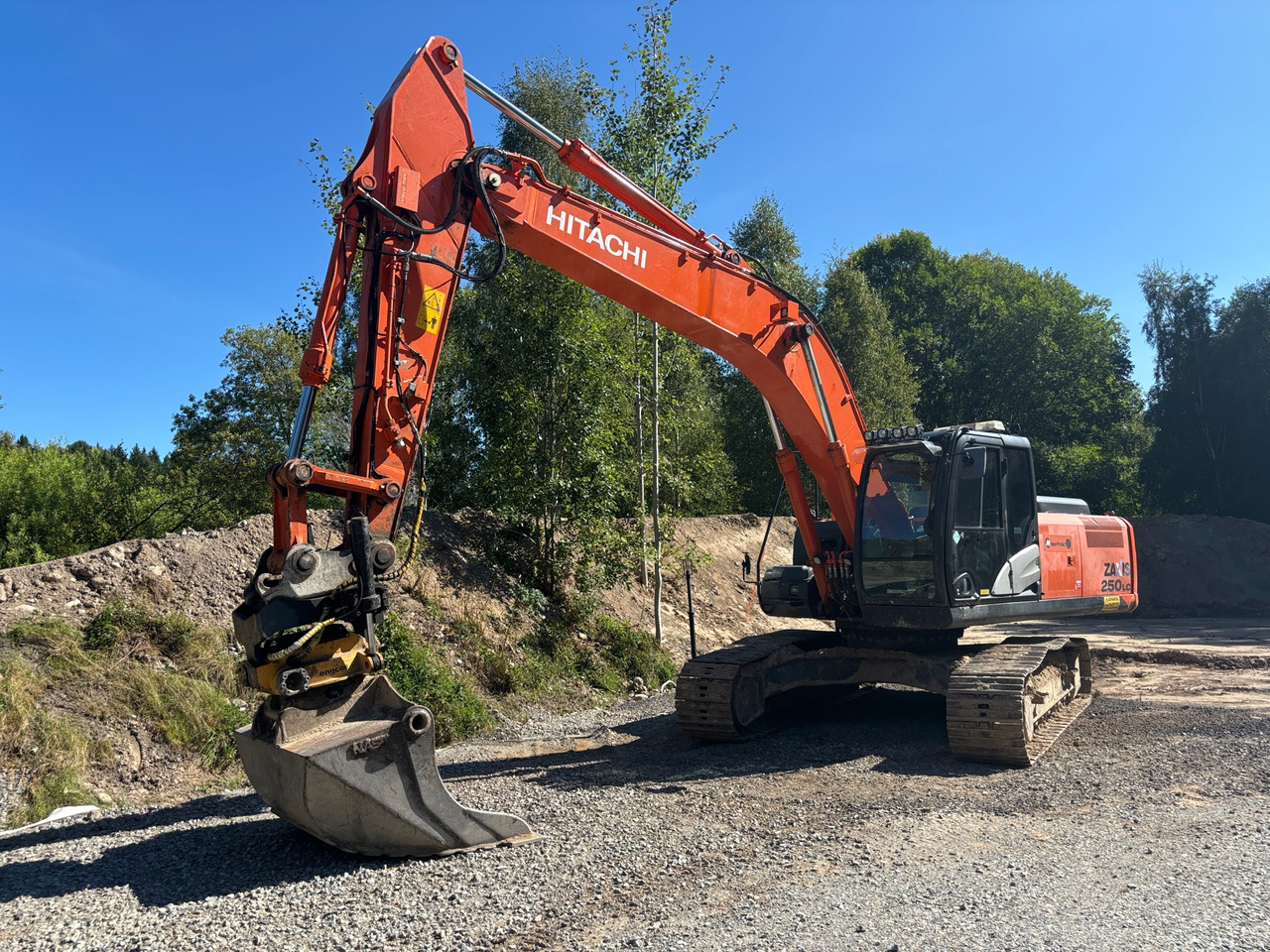 Hitachi ZX 250LC-5B - Pelle: photos 1 Hitachi ZX 250LC-5B - Pelle: photos 1