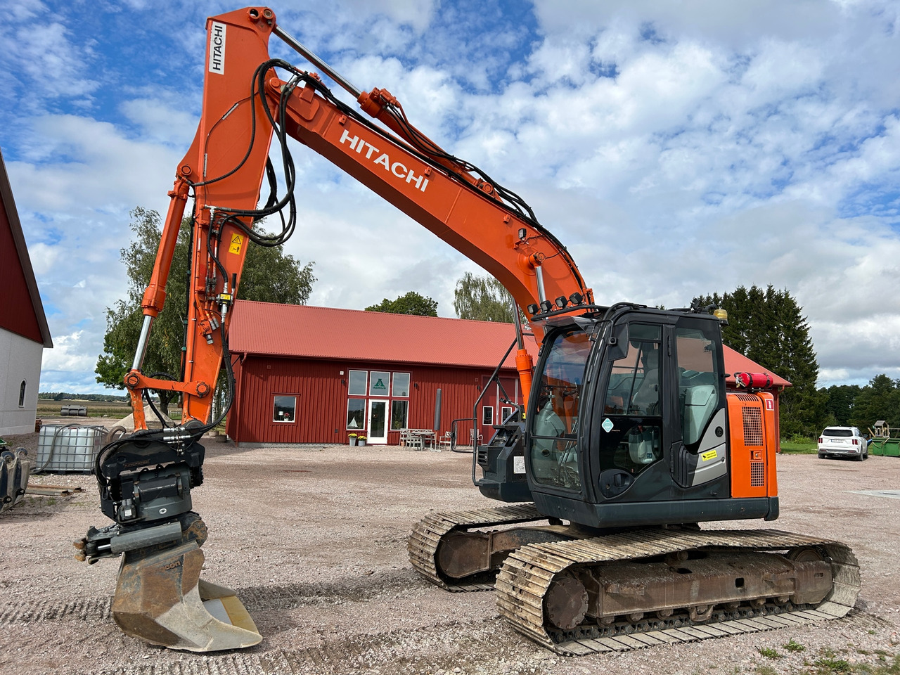 Hitachi ZX135US-6 - Pelle: photos 1 Hitachi ZX135US-6 - Pelle: photos 1
