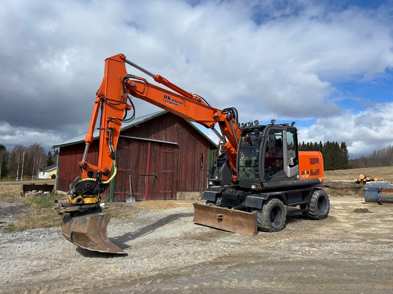 Hitachi ZX140W-3 - Pelle: photos 1 Hitachi ZX140W-3 - Pelle: photos 1