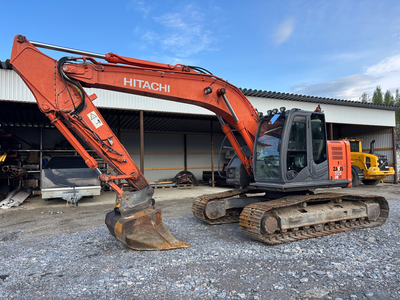 Hitachi ZX225 - Pelle: photos 1 Hitachi ZX225 - Pelle: photos 1