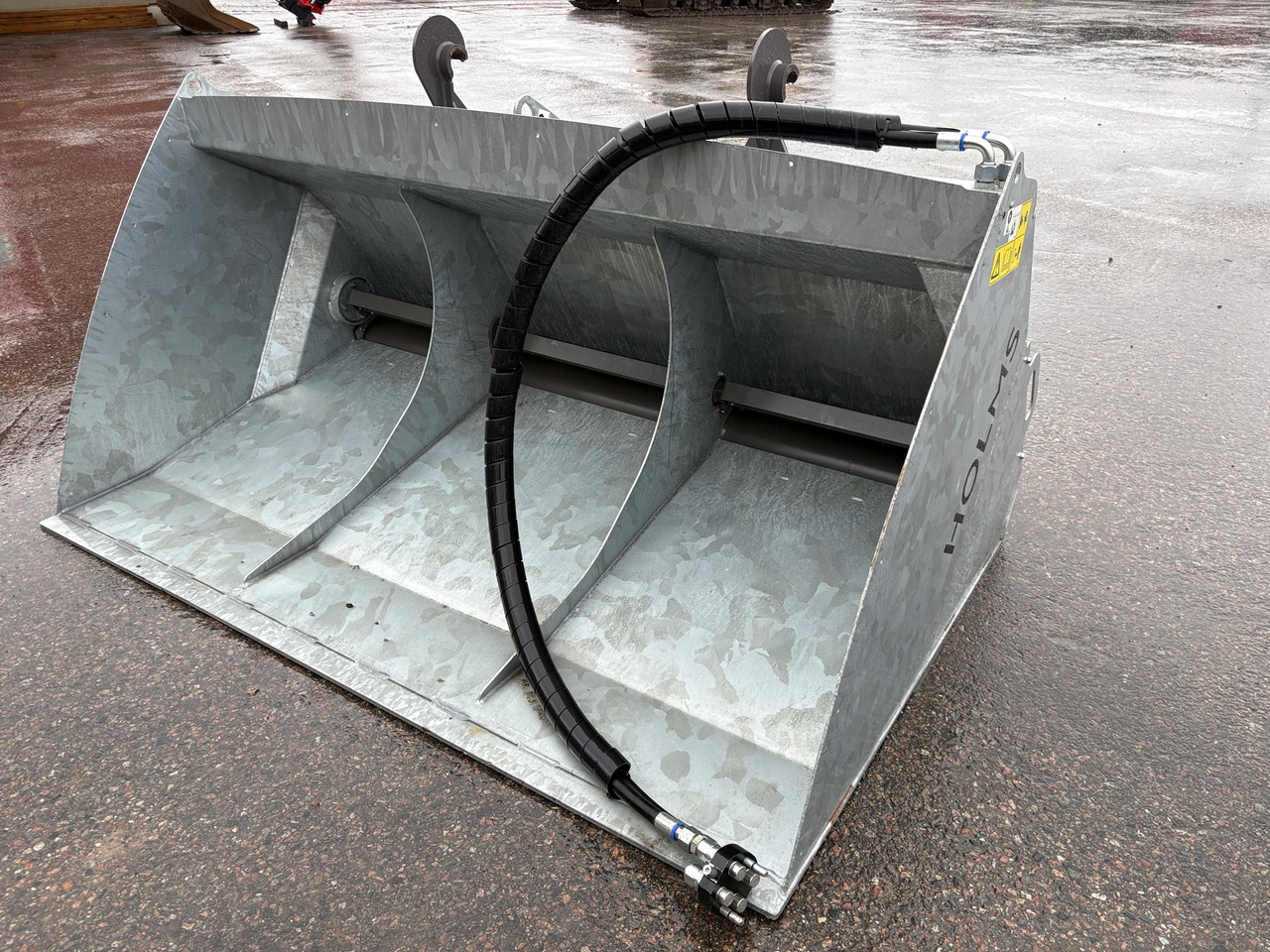 Holms SB16B - Epandeur de sable: photos 1 Holms SB16B - Epandeur de sable: photos 1