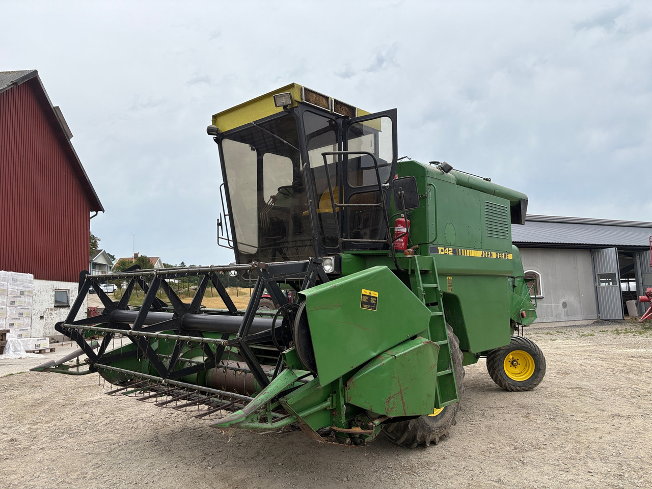 John Deere 1042 - Moissonneuse-batteuse: photos 1 John Deere 1042 - Moissonneuse-batteuse: photos 1