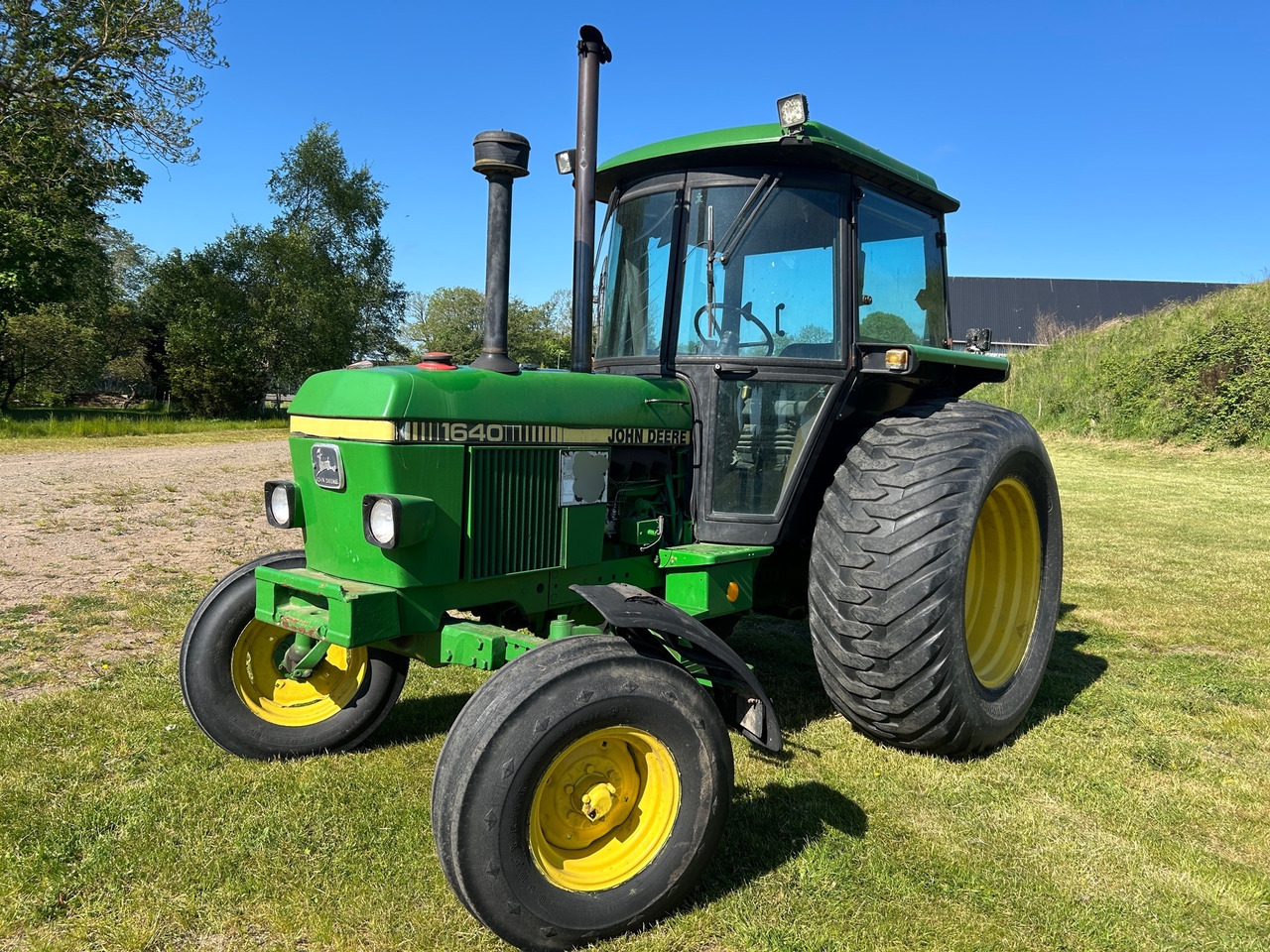 John Deere 1640 - Tracteur agricole: photos 1 John Deere 1640 - Tracteur agricole: photos 1