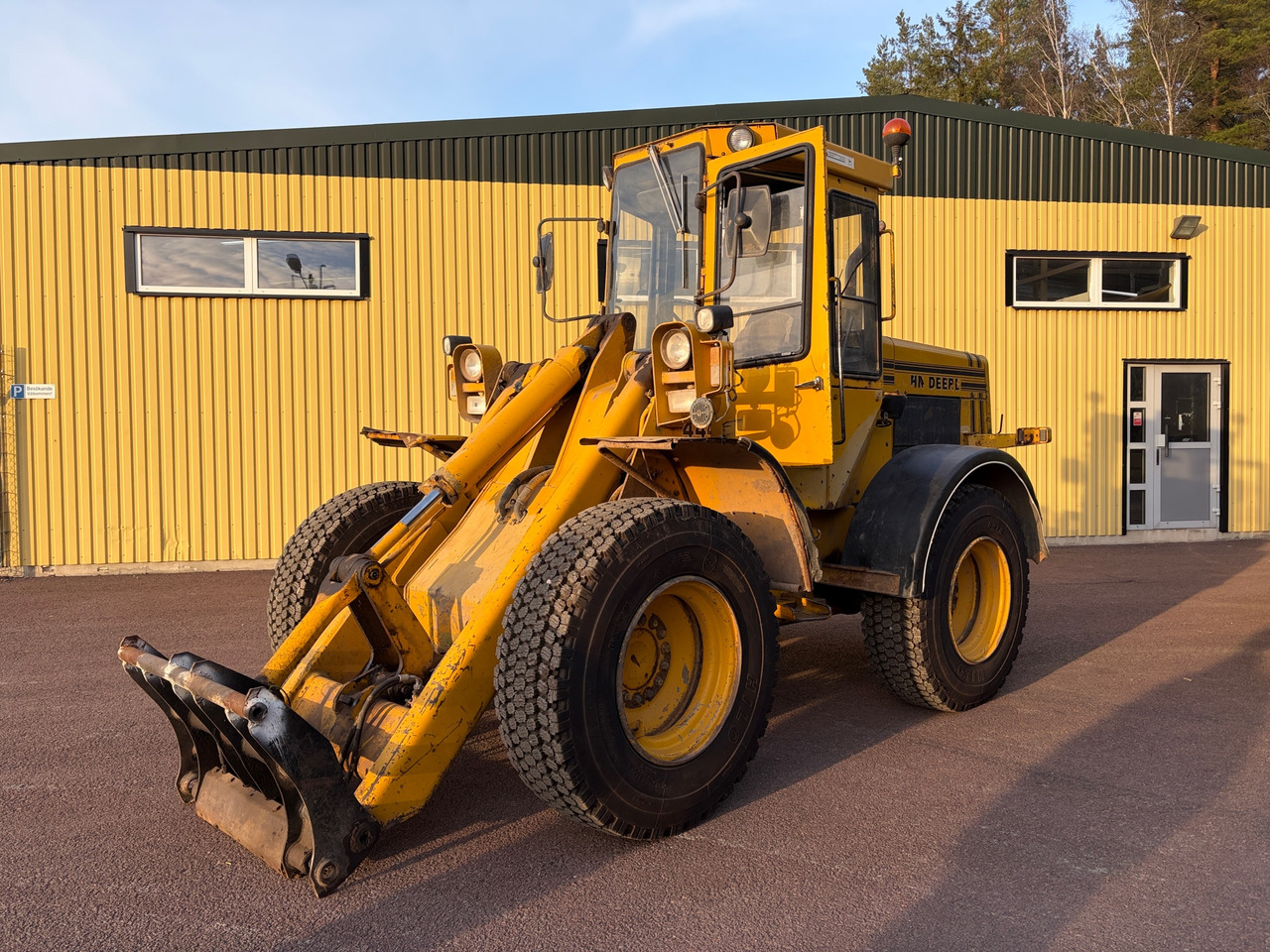 John Deere 444CJ - Chargeuse sur pneus: photos 1 John Deere 444CJ - Chargeuse sur pneus: photos 1