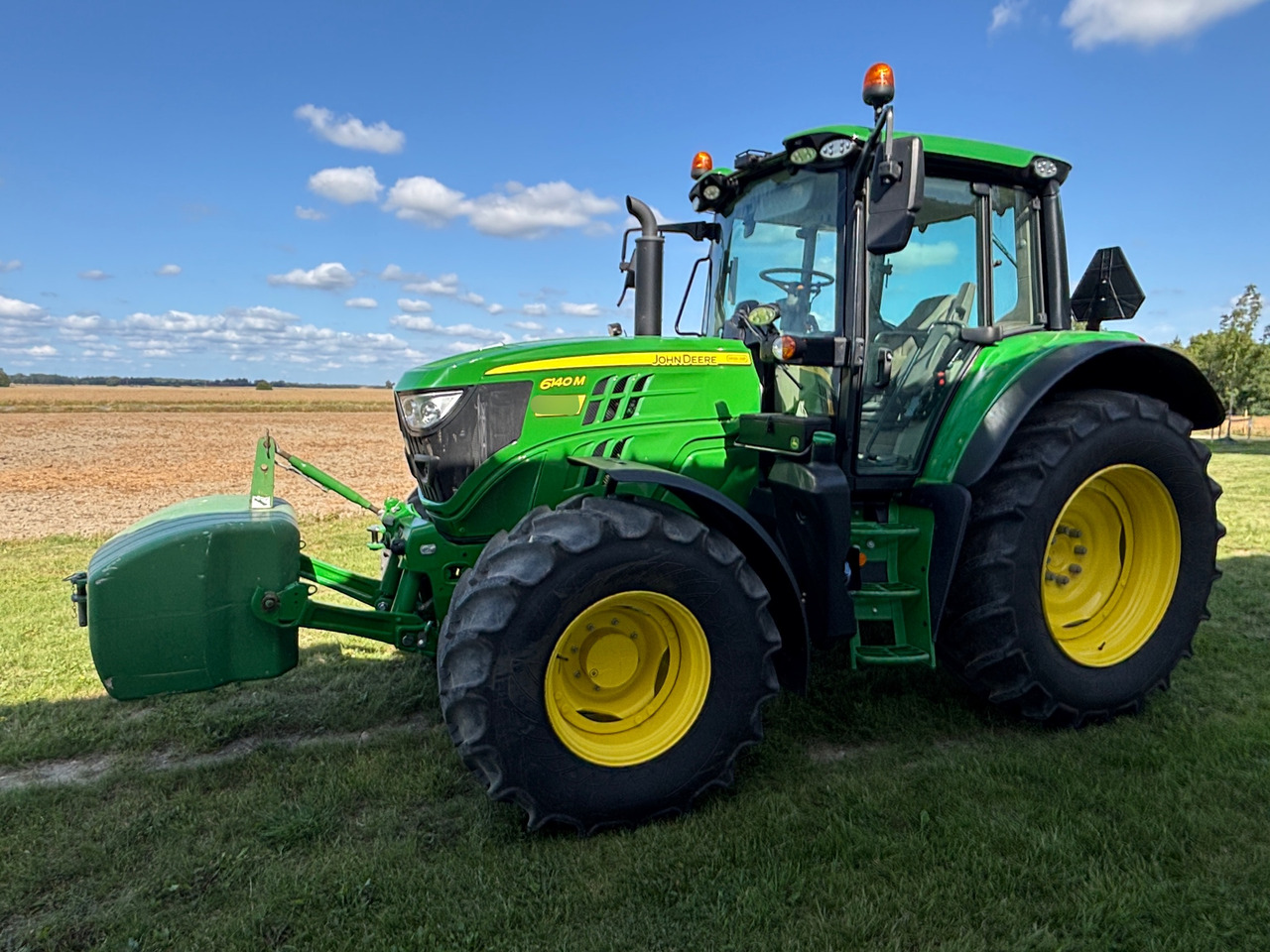 John Deere 6140M - Tracteur agricole: photos 1 John Deere 6140M - Tracteur agricole: photos 1