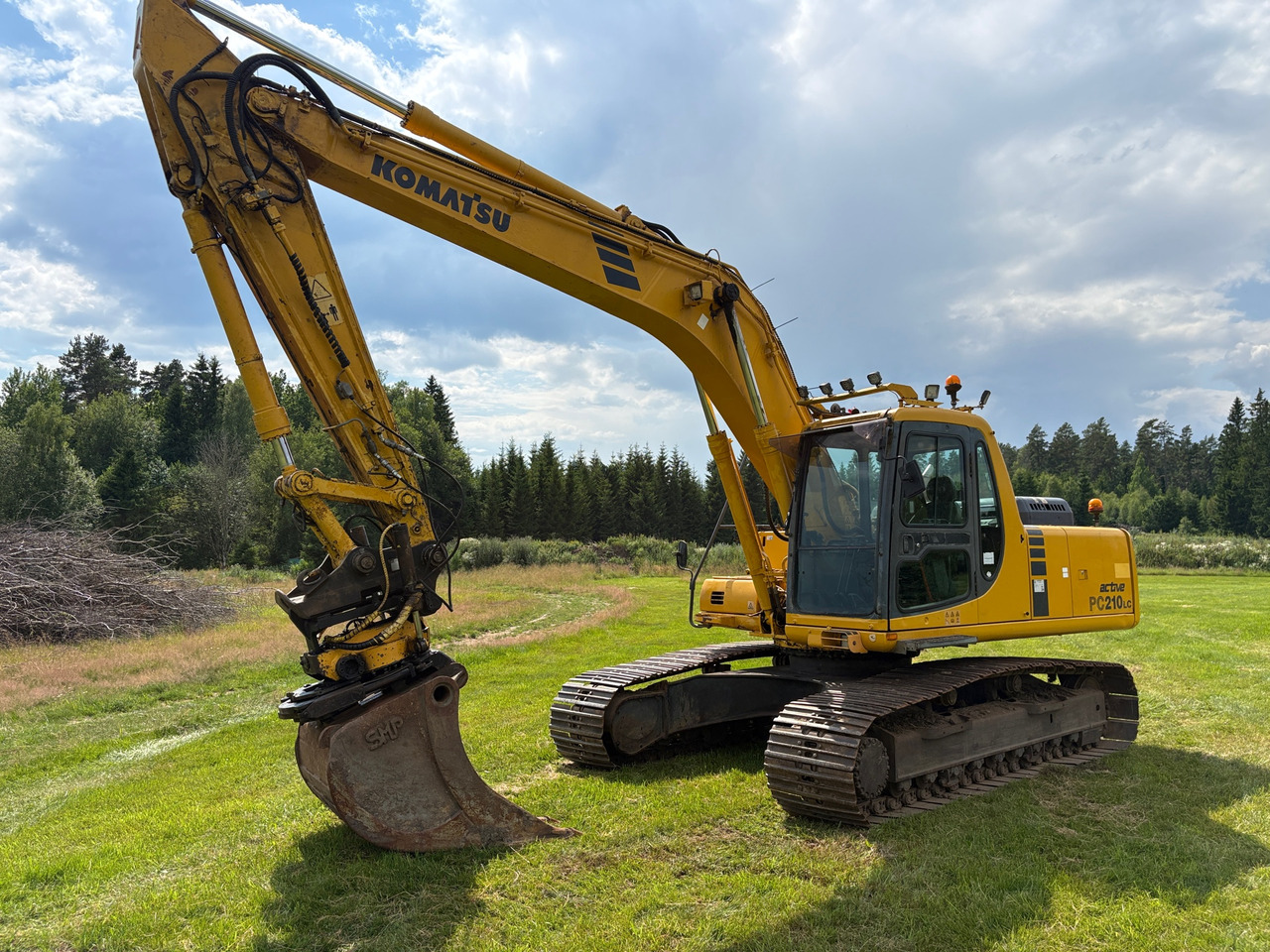Komatsu PC210LC - Pelle: photos 1 Komatsu PC210LC - Pelle: photos 1