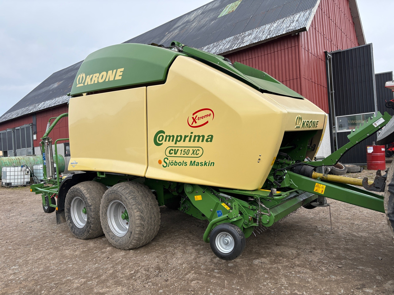 Krone Comprima CV 150 XC - Presse à balles rondes: photos 1 Krone Comprima CV 150 XC - Presse à balles rondes: photos 1