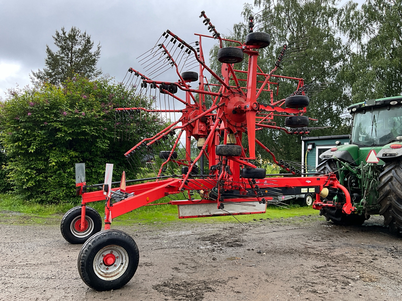 Kuhn GA8121 - Faneuse: photos 1 Kuhn GA8121 - Faneuse: photos 1
