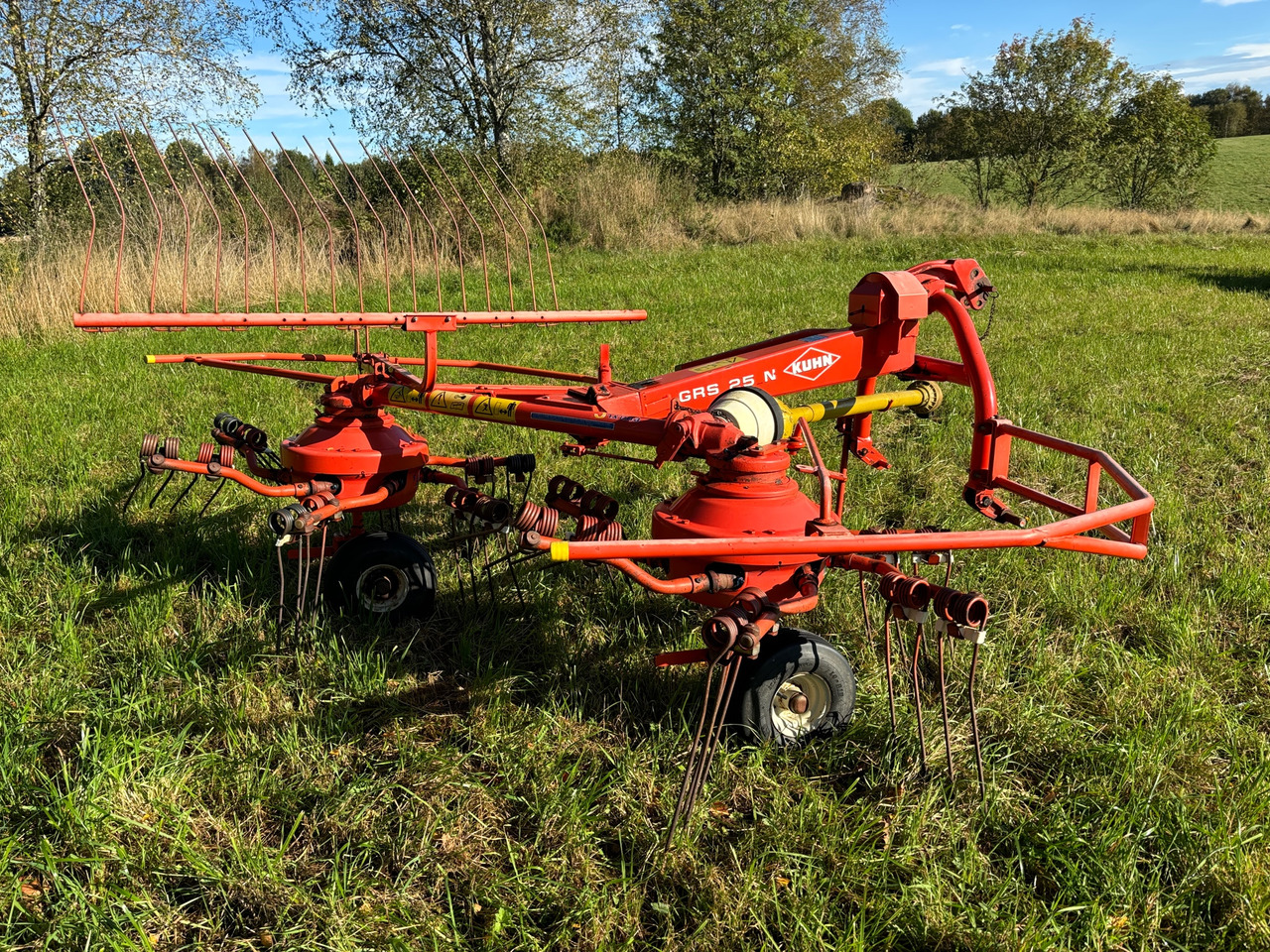 Kuhn GRS 25 N - Faneuse: photos 1 Kuhn GRS 25 N - Faneuse: photos 1