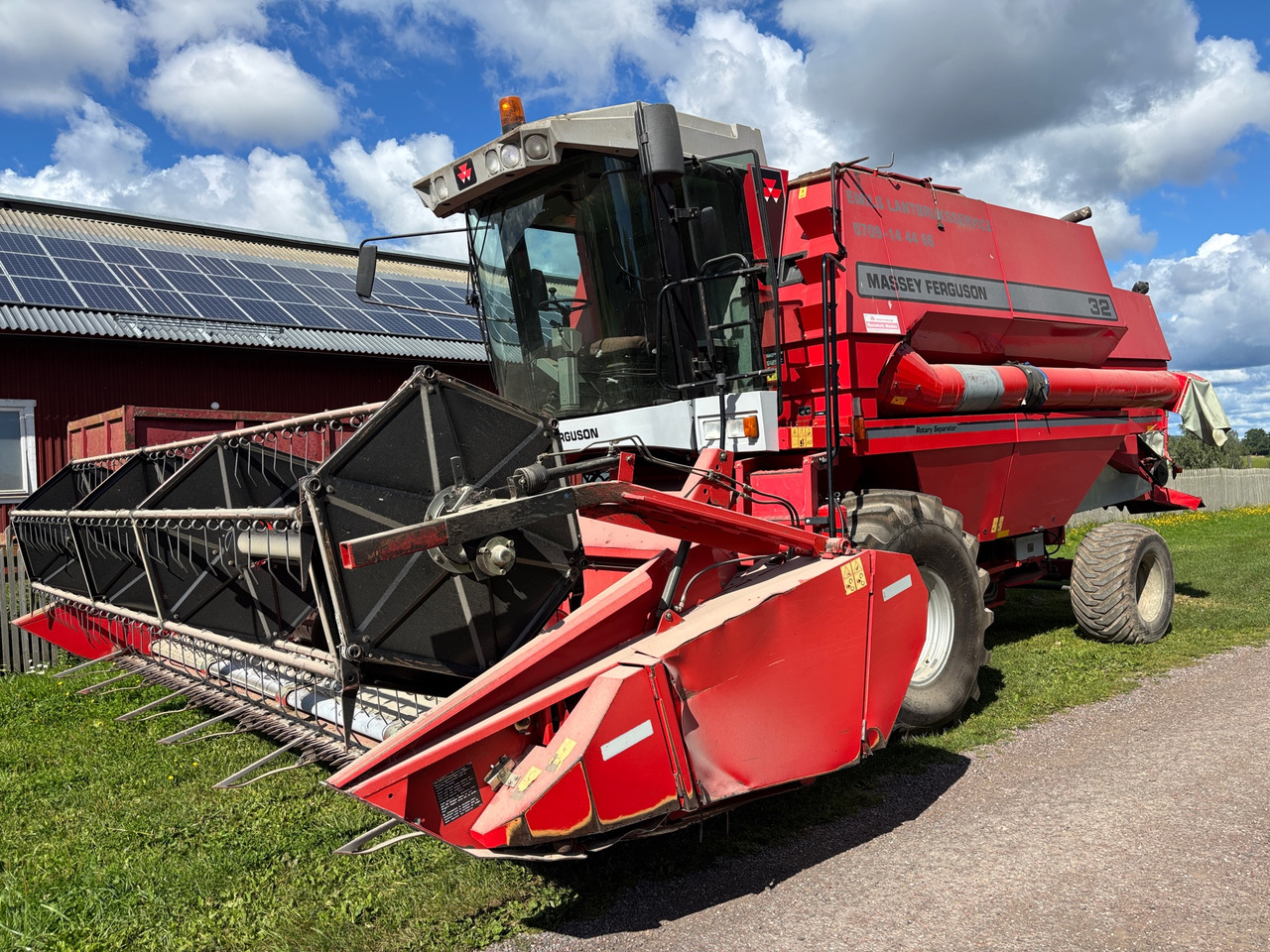 Massey Ferguson 32 - Moissonneuse-batteuse: photos 1 Massey Ferguson 32 - Moissonneuse-batteuse: photos 1