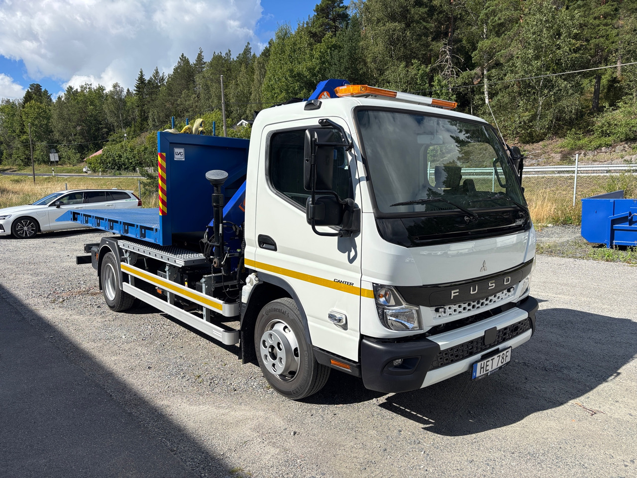 Mitsubishi Fuso Canter 9C18 - Camion grue: photos 1 Mitsubishi Fuso Canter 9C18 - Camion grue: photos 1