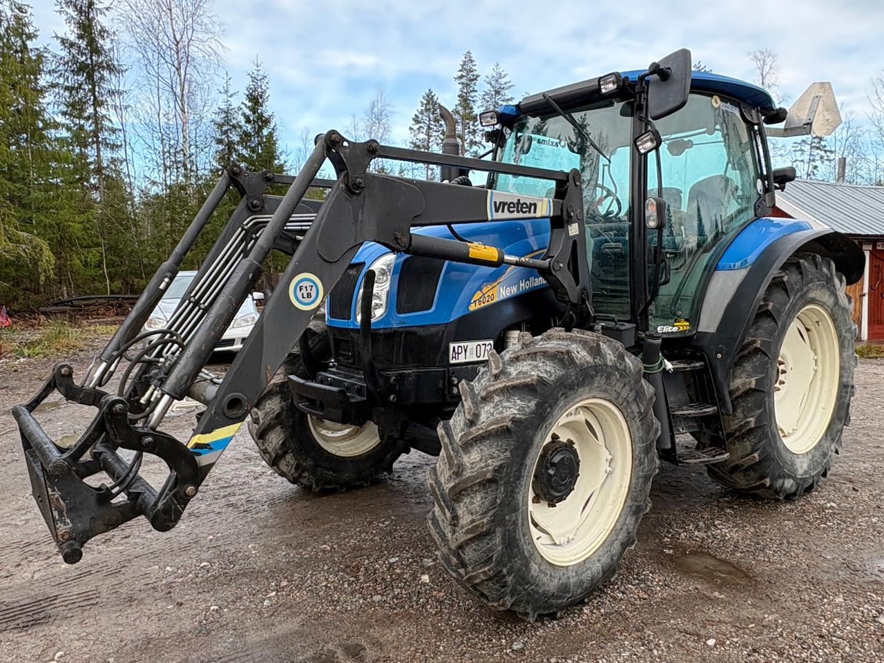 New Holland T6020 Elite - Tracteur agricole: photos 1 New Holland T6020 Elite - Tracteur agricole: photos 1